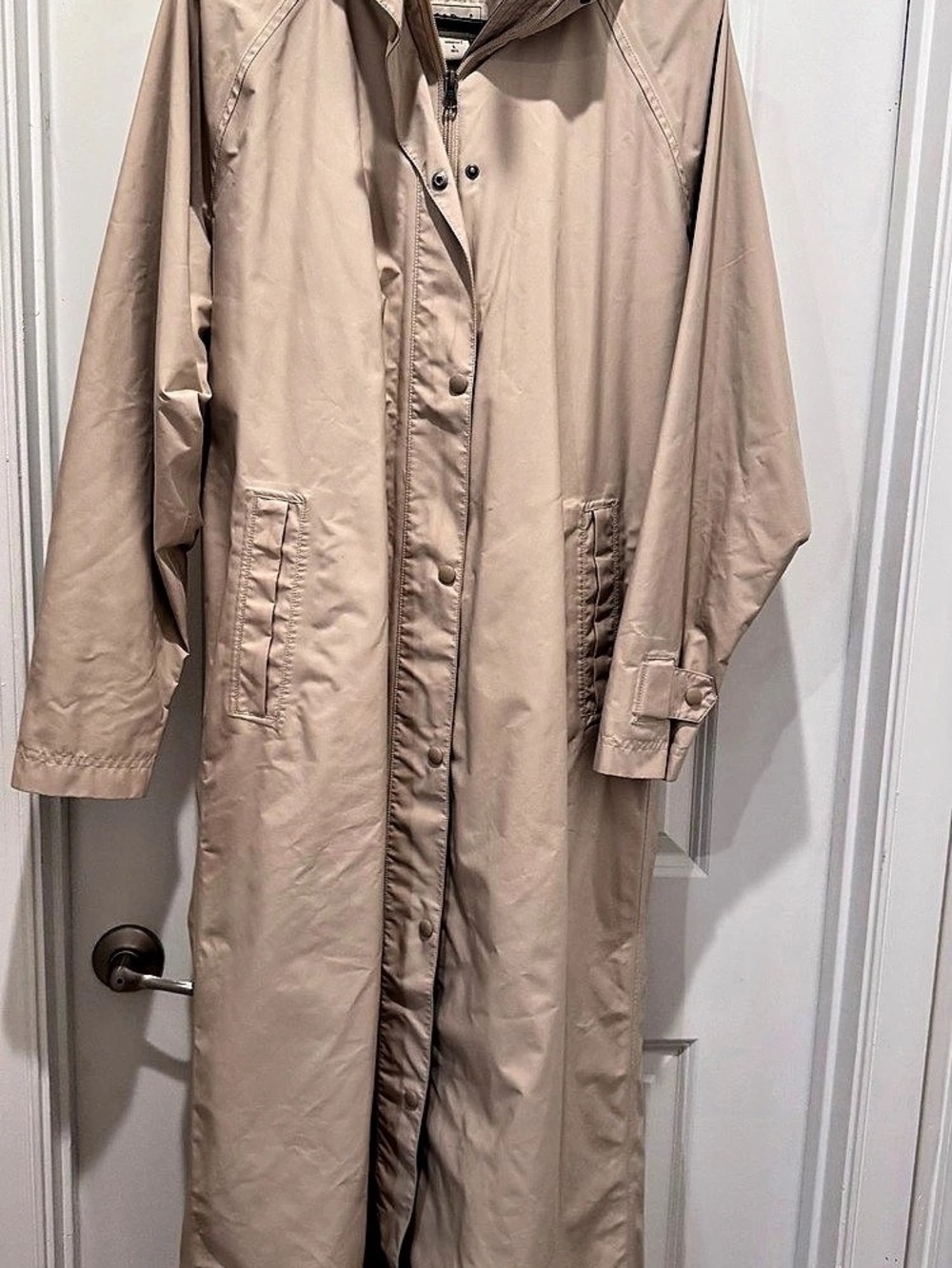 Large.Large.Bean Hooded Beige Trench Coat Size Large